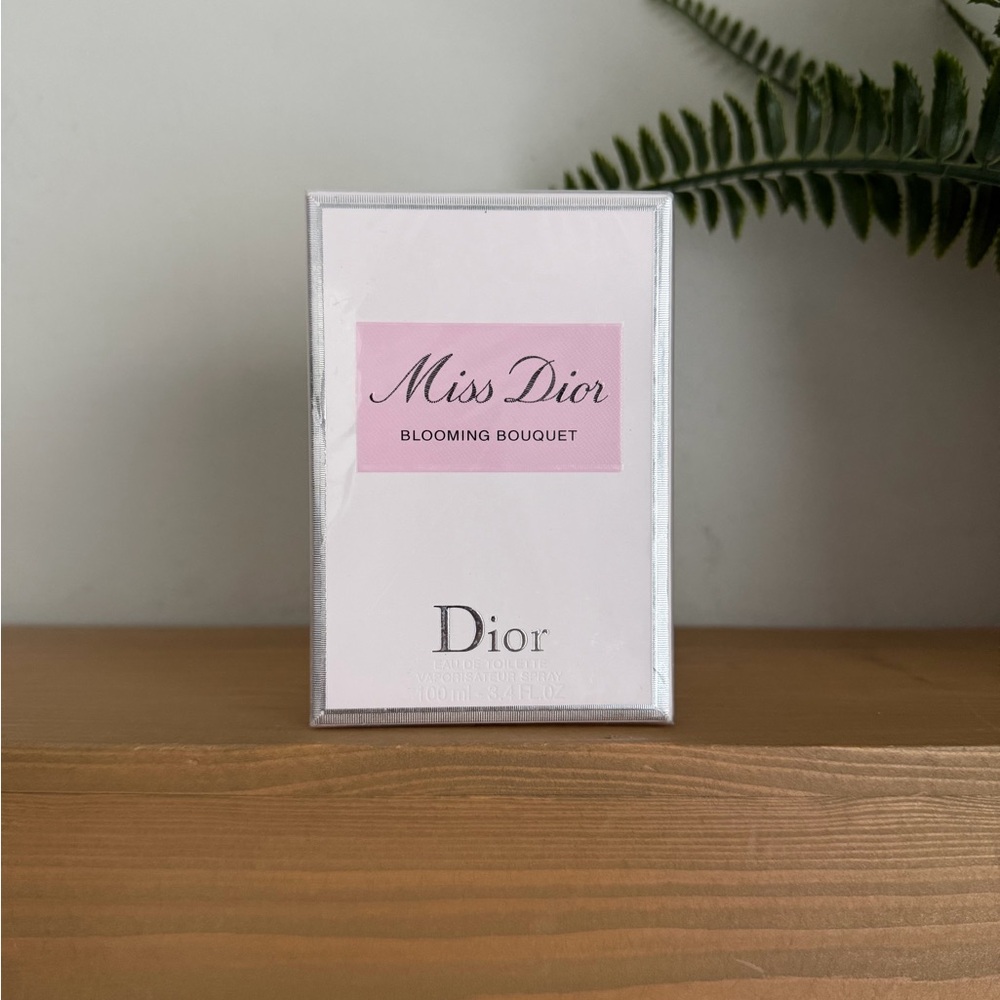Dior Miss Dior Blooming Bouquet in Pink and White